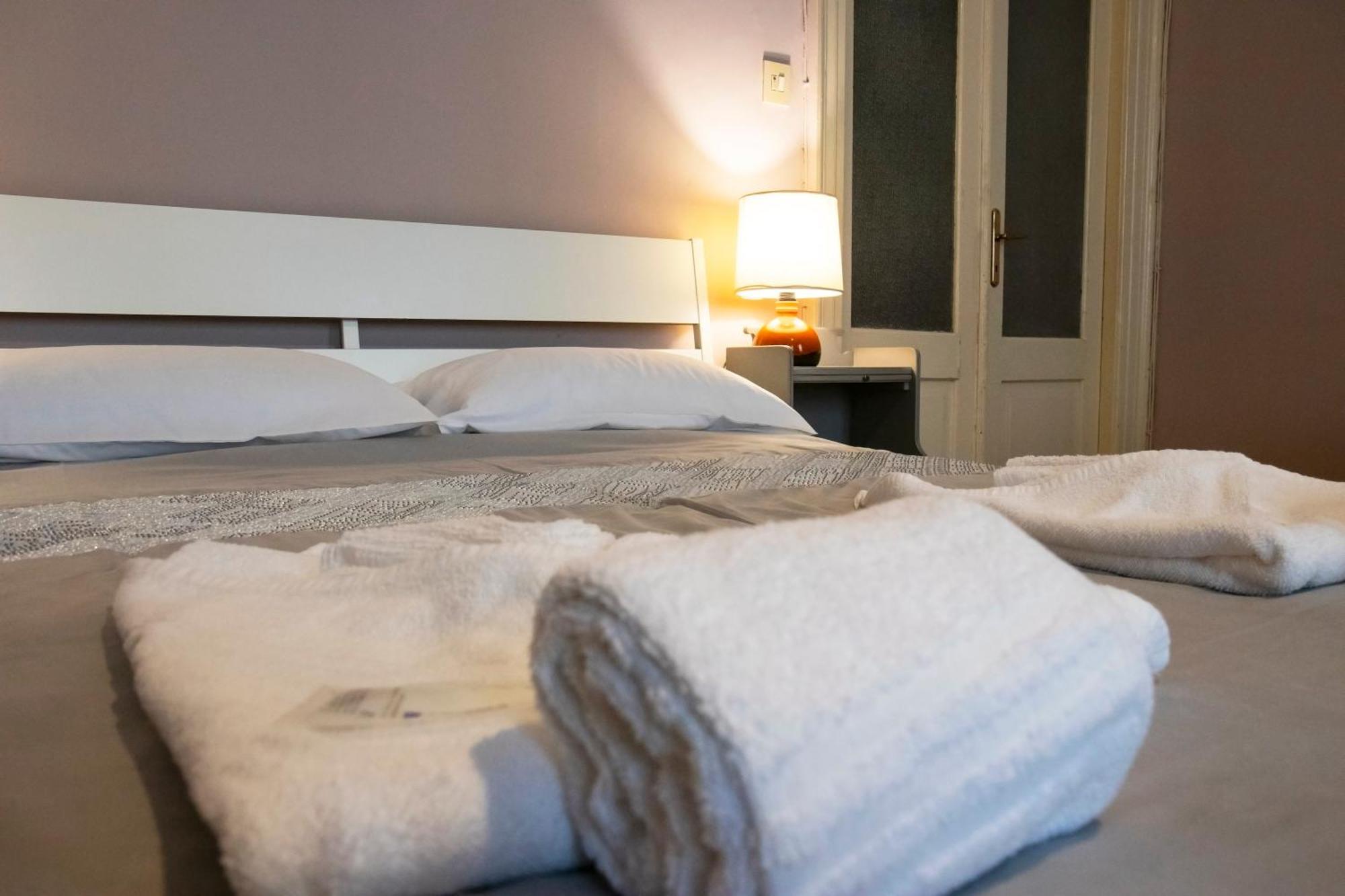 Hostel Teatro Триест Экстерьер фото