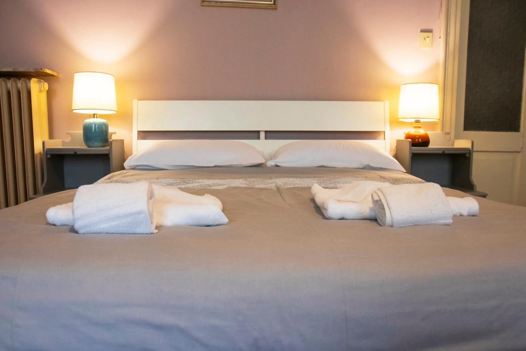 Hostel Teatro Триест Экстерьер фото